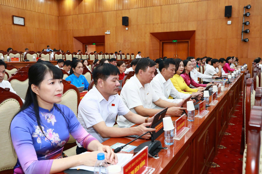 Đại biểu tham dự kỳ họp. img-0373.jpg
