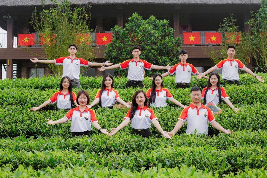 Sinh viên Trường Đại học Kỹ thuật Công nghiệp tại không gian văn hoá trà. z6876545049394-3bca91effd6a55fa315569ced899ccf7.jpg