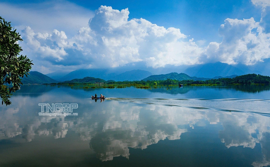 Hồ Núi Cốc - “Vịnh Hạ Long” trên cạn giữa lòng Thái Nguyên. img-0777.jpg