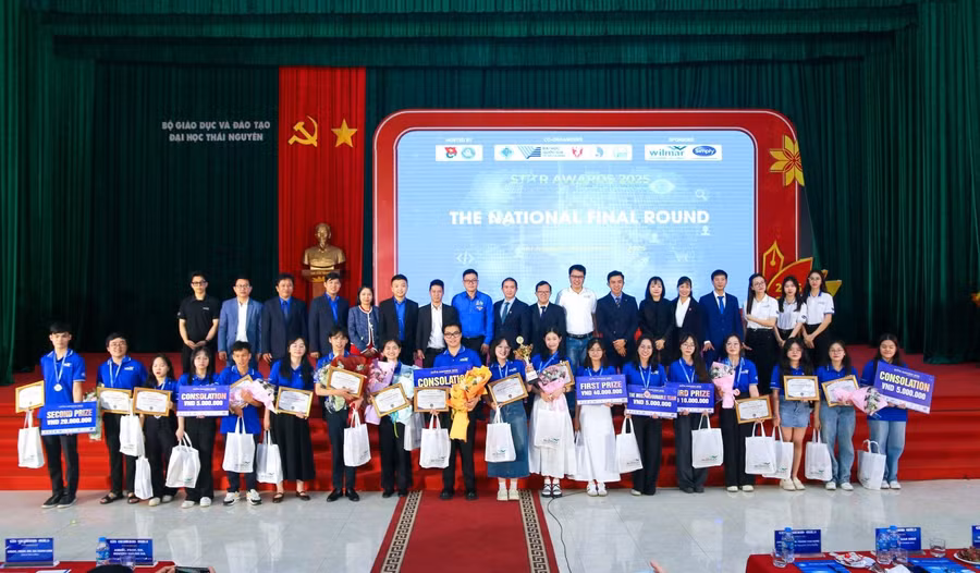 soi-noi-vong-chung-ket-toan-quoc-cuoc-thi-tieng-anh-trong-sinh-vien-star-awards-2025-duoc-to-chuc-tai-dai-hoc-thai-nguyen.jpg