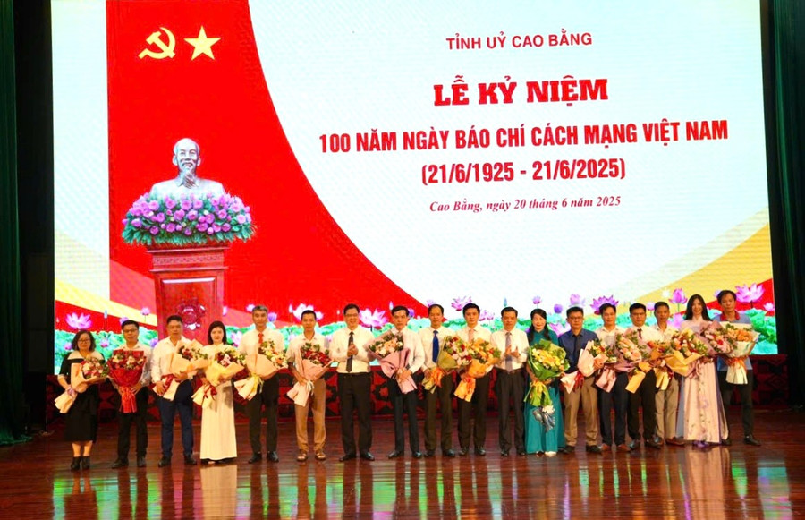 Tỉnh Cao Bằng biểu dương, khen thưởng các tập thể cá nhân có thành tích trong công tác thông tin tuyên truyền.