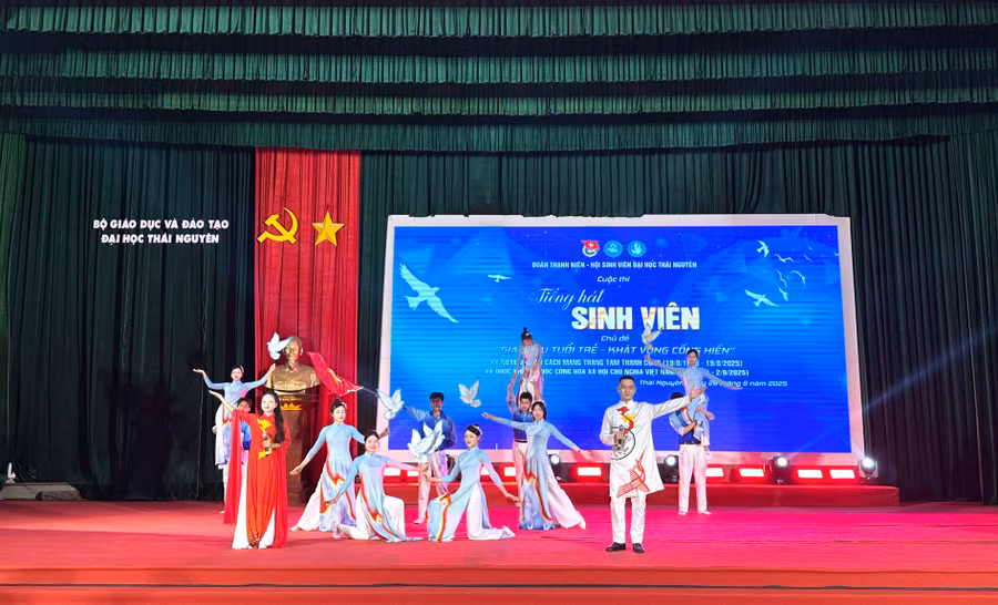 Tiết mục do Trường Đại học Khoa học (ĐH Thái Nguyên) thể hiện.