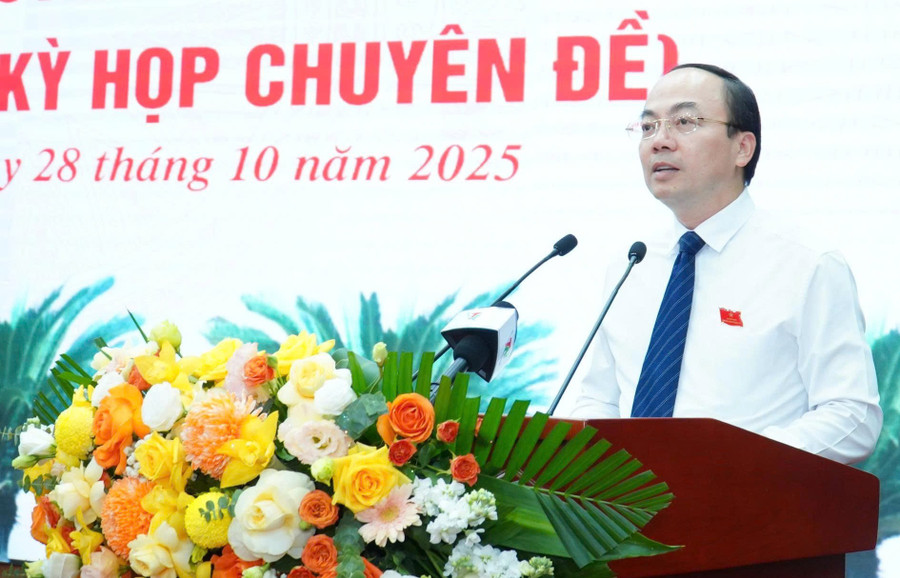 Ông Nguyễn Đăng Bình, Chủ tịch HĐND tỉnh Thái Nguyên phát biểu tại kỳ họp. hdnd-33.jpg