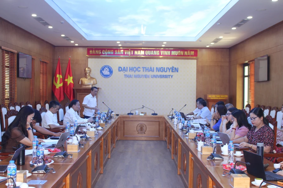 Các đại biểu trao đổi ý kiến tại Hội thảo.