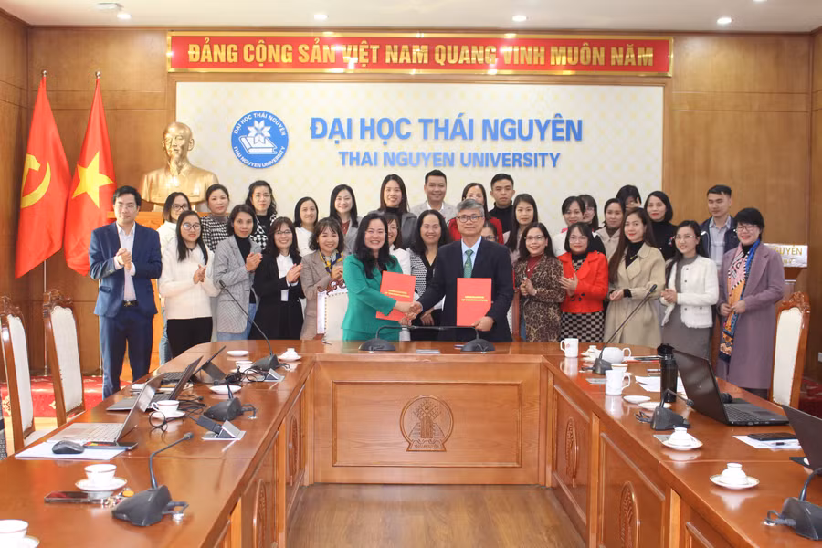 Lễ ký kết hợp tác triển khai dự án giai đoạn 2.