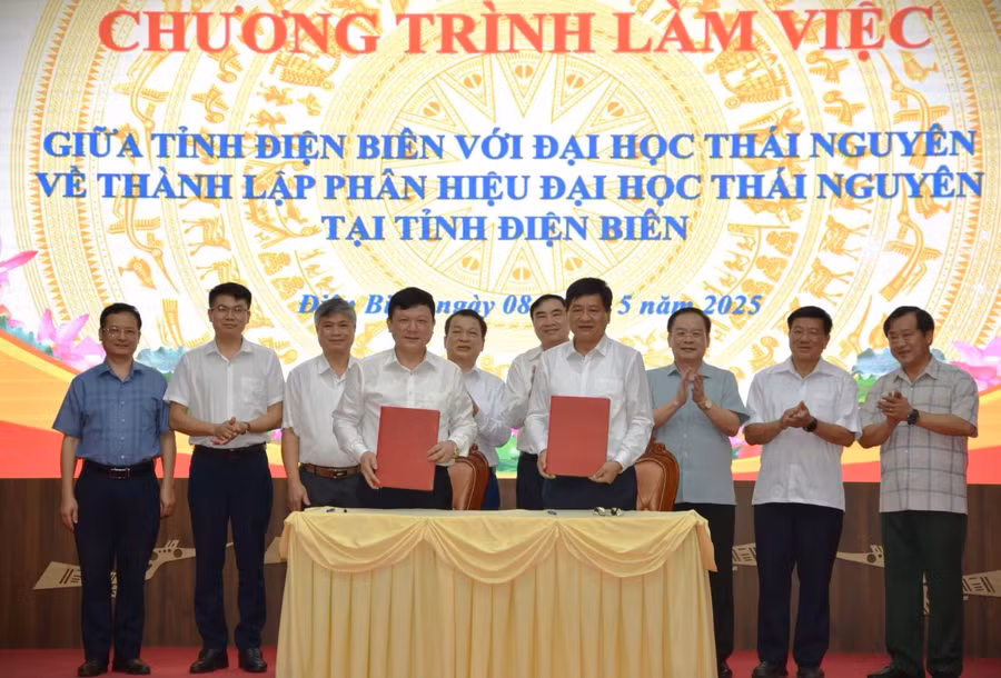 lanh-dao-tinh-dien-bien-va-lanh-dao-dai-hoc-thai-nguyen-ky-ket-bien-ban-ghi-nho-hop-tac.jpg