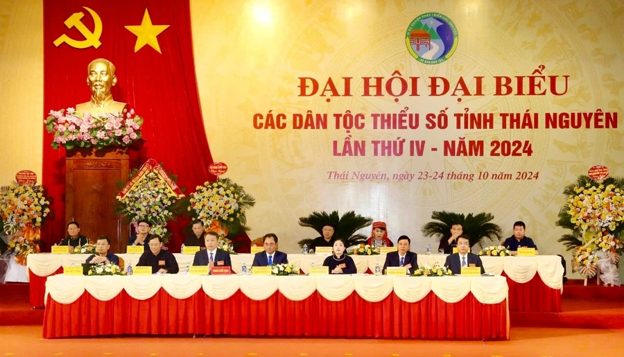 Đoàn Chủ tịch Đại hội Đại biểu các dân tộc thiểu số tỉnh Thái Nguyên.