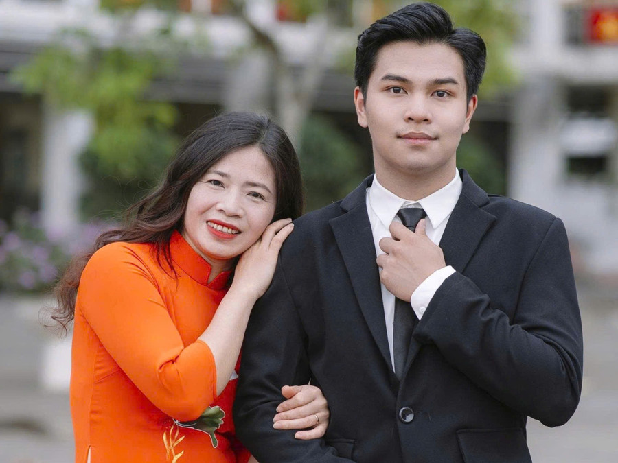 Trương Minh Hà, học sinh K34 Trường THPT Chuyên Thái Nguyên đã trở thành 1 trong 3 thí sinh có điểm khối B00 cao nhất tỉnh Thái Nguyên.