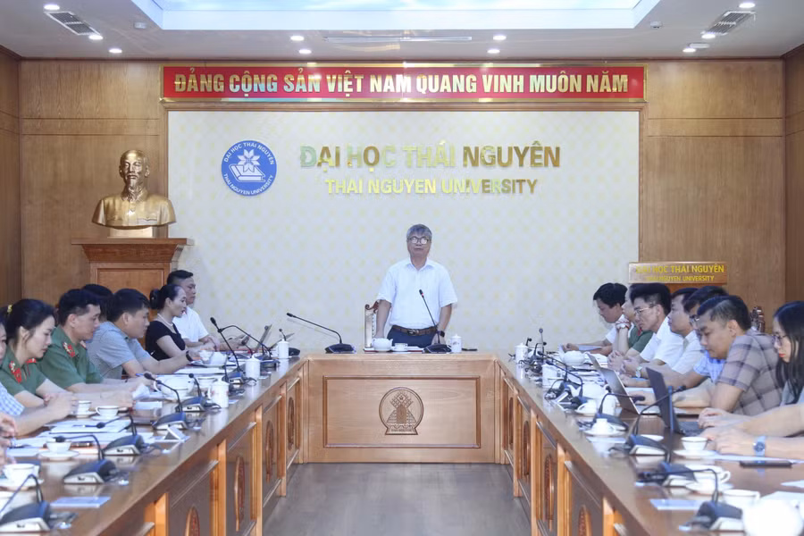 PGS.TS Trần Thanh Vân - Phó Giám đốc Đại học Thái Nguyên phát biểu tại hội nghị tổng kết công tác người học năm học 2023-2024.