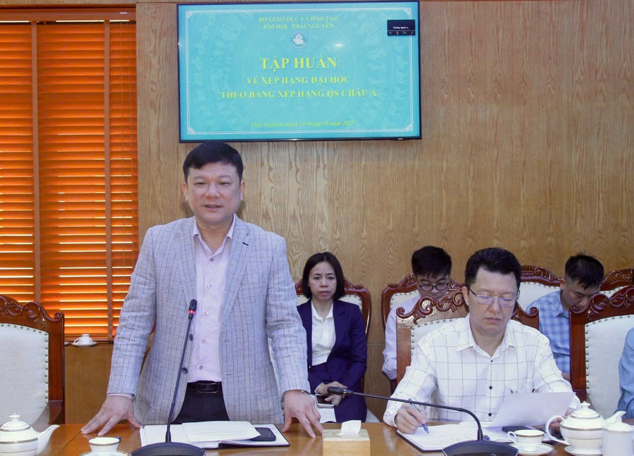 PGS.TS Hoàng Văn Hùng - Giám đốc Đại học Thái Nguyên phát biểu tại chương trình. pgsts-hoang-van-hung-giam-doc-dai-hoc-thai-nguyen-phat-bieu-tai-chuong-trinh.jpg