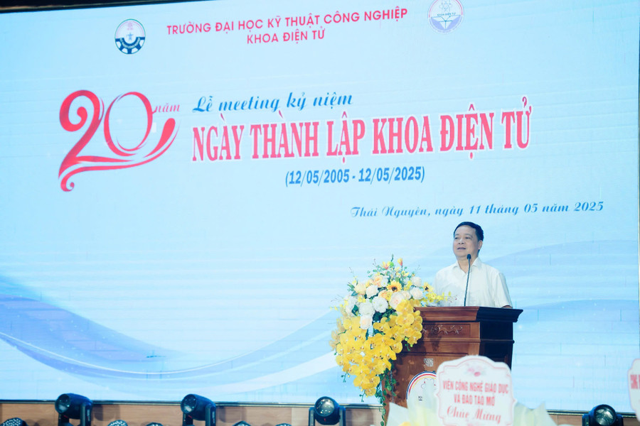 PGS.TS Nguyễn Hữu Công - Phó Giám đốc Đại học Thái Nguyên phát biểu chúc mừng. img-8660.jpg