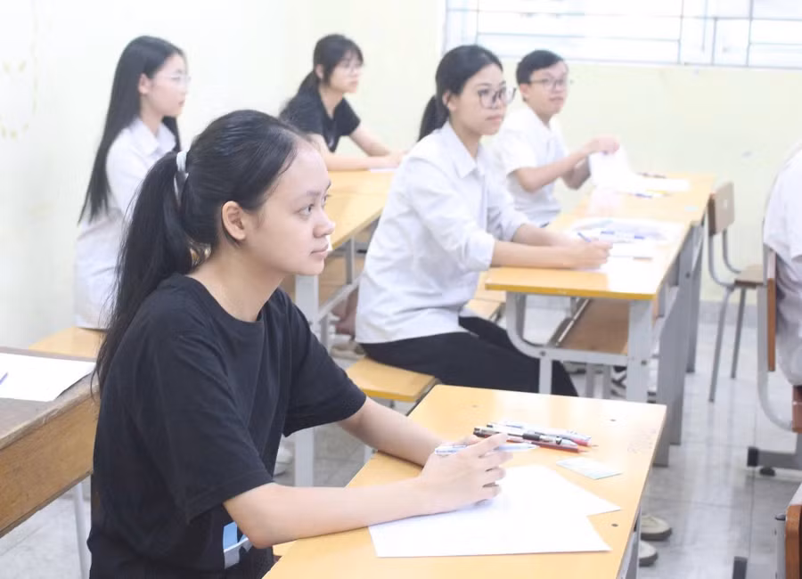 Các thí sinh tham dự Kỳ thi tuyển sinh vào lớp 10 năm học 2025 - 2026 tại Thái Nguyên.