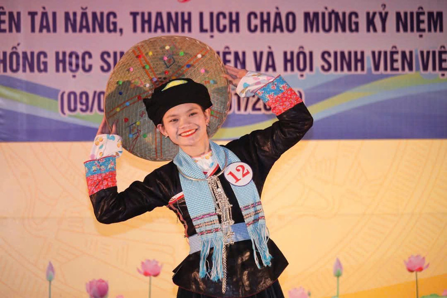 영어로 지원해야 합니다. phan-hieu-ha-giang-2.jpg