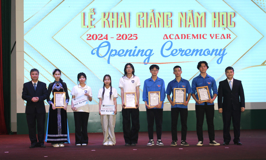 Khoa Quốc tế (Đại học Thái Nguyên) khai giảng năm học mới.