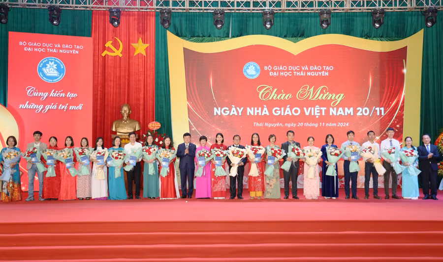 Đại học Thái Nguyên - Đội ngũ nhà giáo là những hạt nhân đi đầu về sự cống hiến.