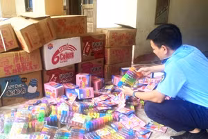 Hàng hoá tại cơ sở kinh doanh của hộ gia đình bà Phạm Thị Bé bị thu giữ do không có hoá đơn, chứng từ và nguồn gốc.