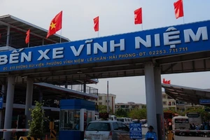 Cổng ra vào bến xe khách Vĩnh Niệm, Hải Phòng