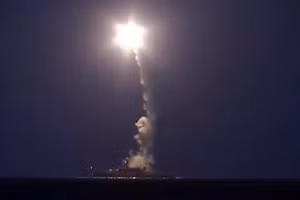 Chiến hạm Nga phóng tên lửa hành trình Kalibr.