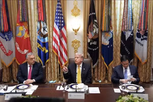 Tổng thống Mỹ Donald Trump và Thủ tướng Hungary Viktor Orban (bên trái) trong một cuộc gặp.