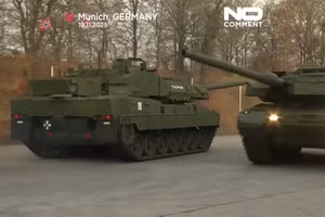 Hai chiếc Leopard 2A8 đầu tiên được giới thiệu ở Munich, Đức, hôm 19 tháng 11.