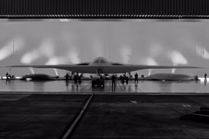 Máy bay chiến lược B-21 Raider của Mỹ.