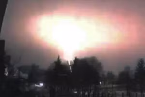 Khoảnh khắc tên lửa Oreshnik tấn công các mục tiêu trọng yếu của Ukraine.