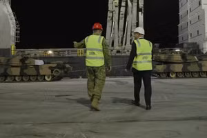 Xe tăng Abrams được Australia chuyển cho Ukraine.