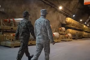 Kho tên lửa đạn đạo ngầm của Iran.