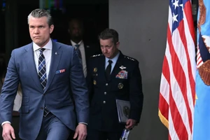 Bộ trưởng Quốc phòng Mỹ Pete Hegseth và Chủ tịch Hội đồng Tham mưu trưởng Liên quân - Tướng Dan Caine.