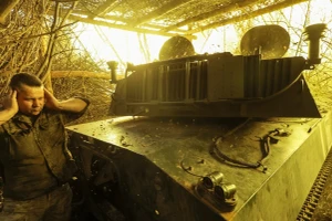 Pháo binh Ukraine khai hỏa về phía lực lượng Nga gần Chasov Yar, hôm 22 tháng 7.
