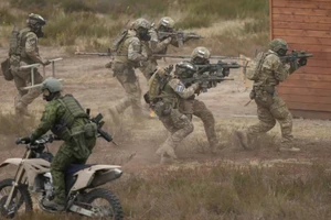 Binh sĩ Ba Lan trong một cuộc tập trận chung với NATO.