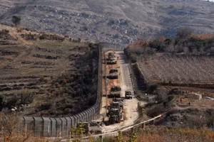 Quân đội Israel tràn vào Syria bên ngoài Cao nguyên Golan.