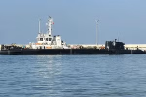 Hình ảnh chiếc tàu 3 thân bí ẩn của Trung Quốc được công bố hôm 3 tháng 12.