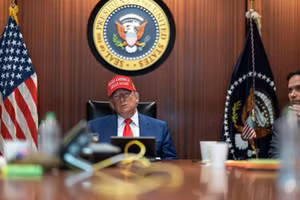 Tổng thống Mỹ Donald Trump trong Phòng Tình huống tại Nhà Trắng.