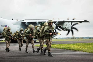 Binh sĩ Anh trong một cuộc tập trận.