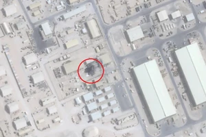 Mái vòm chứa radar của Mỹ tại Al Udeid không còn sau cuộc tập kích của Iran.