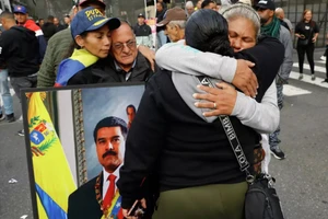 Người biểu tình ủng hộ ông Nicolas Maduro tại thủ đô Caracas.