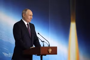 Tổng thống Putin trong chuyến thăm Viện Kỹ thuật Nhiệt Moscow (MIT).