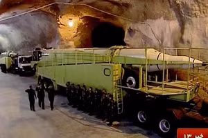 Kho tên lửa đạn đạo ngầm của Iran.