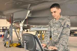 Tiêm kích tàng hình F-35.