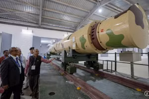 Tên lửa hành trình siêu thanh BrahMos.