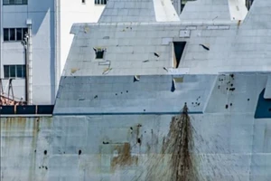 Siêu hạm Zumwalt trong chuyến thăm Nhật Bản hôm 5 tháng 8.