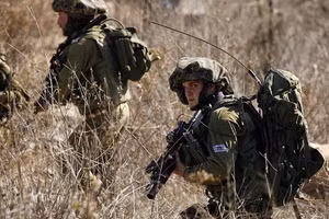 Bộ binh Israel tiến vào miền Nam Lebanon.