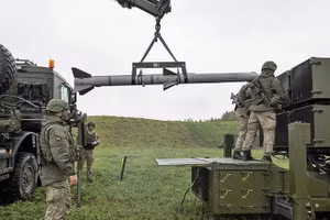 Ukraine sẽ nhận được một số vũ khí mới thay vì được lấy từ kho dự trữ của quân đội Mỹ. 