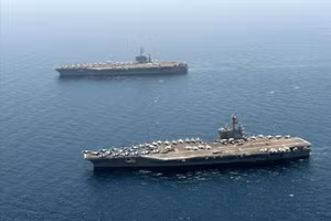Tàu sân bay USS Harry S. Truman và USS George H.W. Bush của Hải quân Mỹ.
