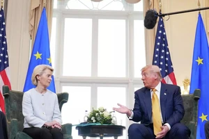 Tổng thống Mỹ Donald Trump và Chủ tịch Ủy ban Châu Âu Ursula von der Leyen trong một cuộc họp.