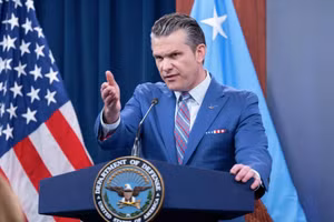 Bộ trưởng Pete Hegseth phát biểu tại Căn cứ Thủy quân Lục chiến Mỹ ở Quantico.