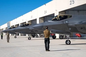Tiêm kích tàng hình F-35.
