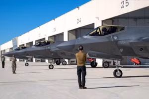 Tiêm kích tàng hình F-35.