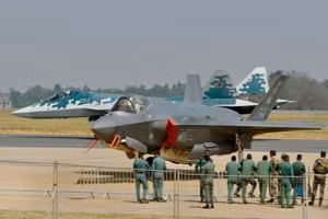 Cả Su-57 và F-35 cùng xuất hiện tại Triển lãm hàng không Aero India 2025.